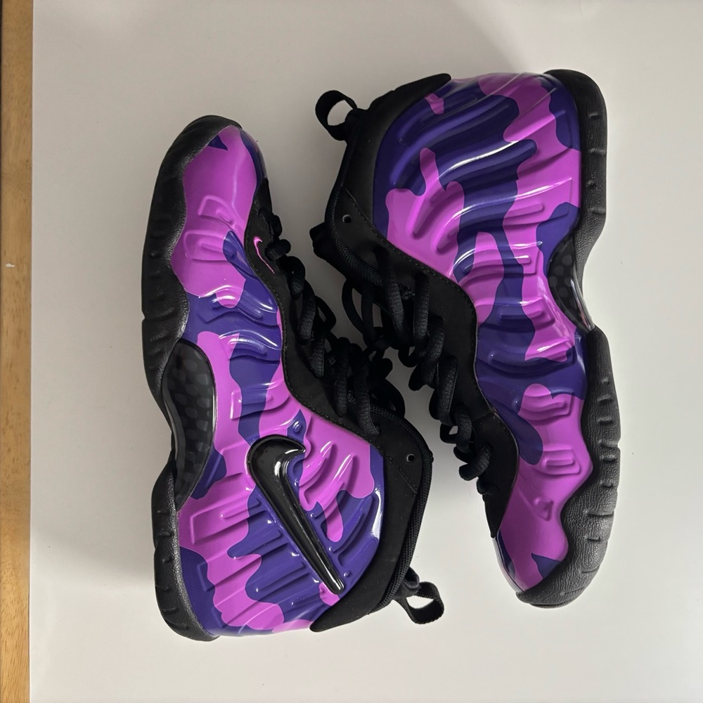 Nike Kids Purple and Black Sneakers